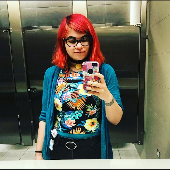 Meet your Posher, Ginna - Picture 2 of 3